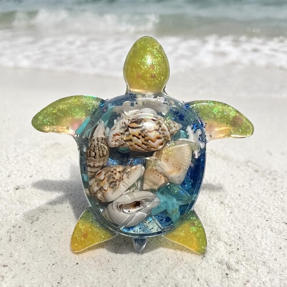 Handmade Seashell Turtle Resin magnet - Blue and Green